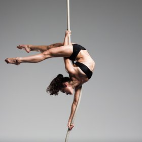 Female rope 3 — figure reference